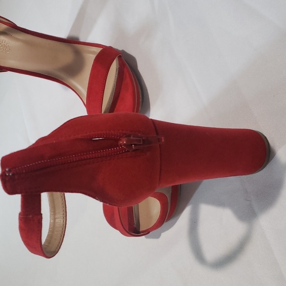 Red Open Toe Heels with Platform - Picture 5 of 8
